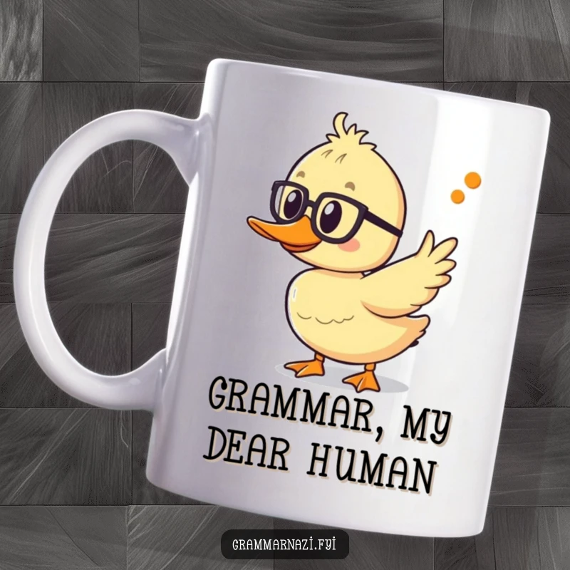 Funny duckling mug with spectacles, pointing an excited wing at a correct apostrophe, symbolizing grammar expertise and joyful correction.